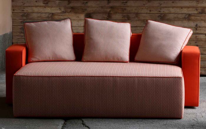 Divano moderno monosacco interamente made in Italy